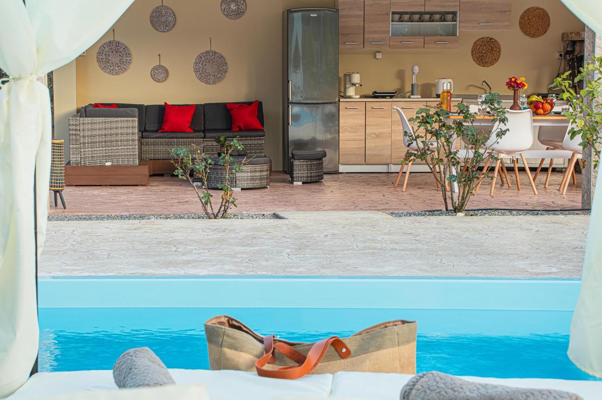 Physis Luxury Villa