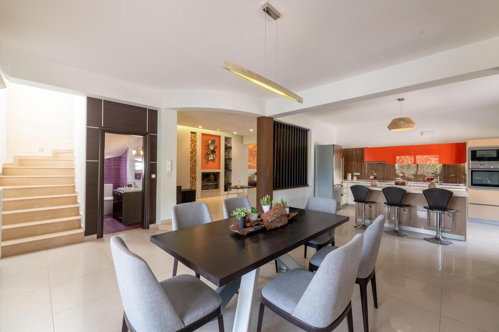 Physis Luxury Villa *
