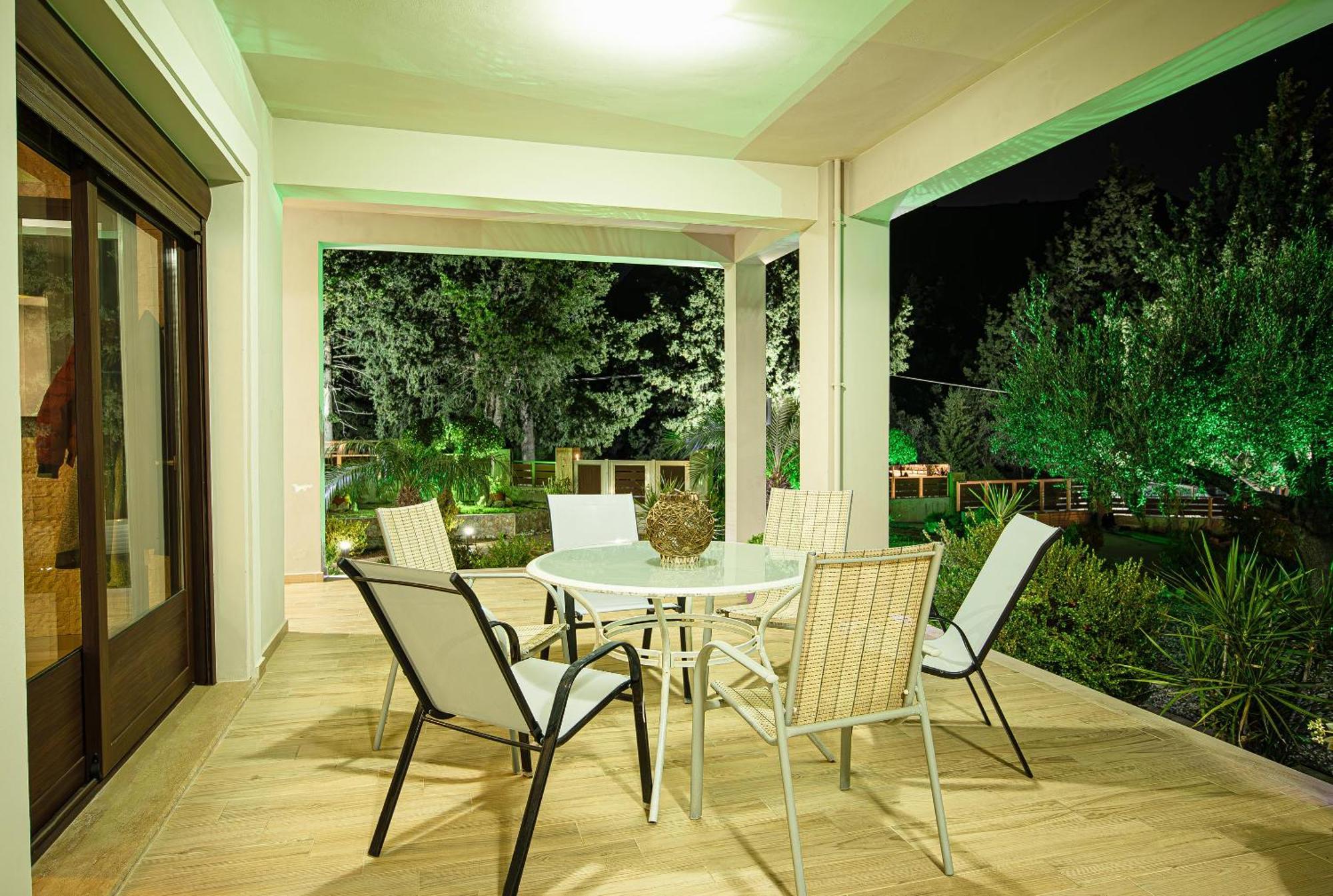 Physis Luxury Villa *
