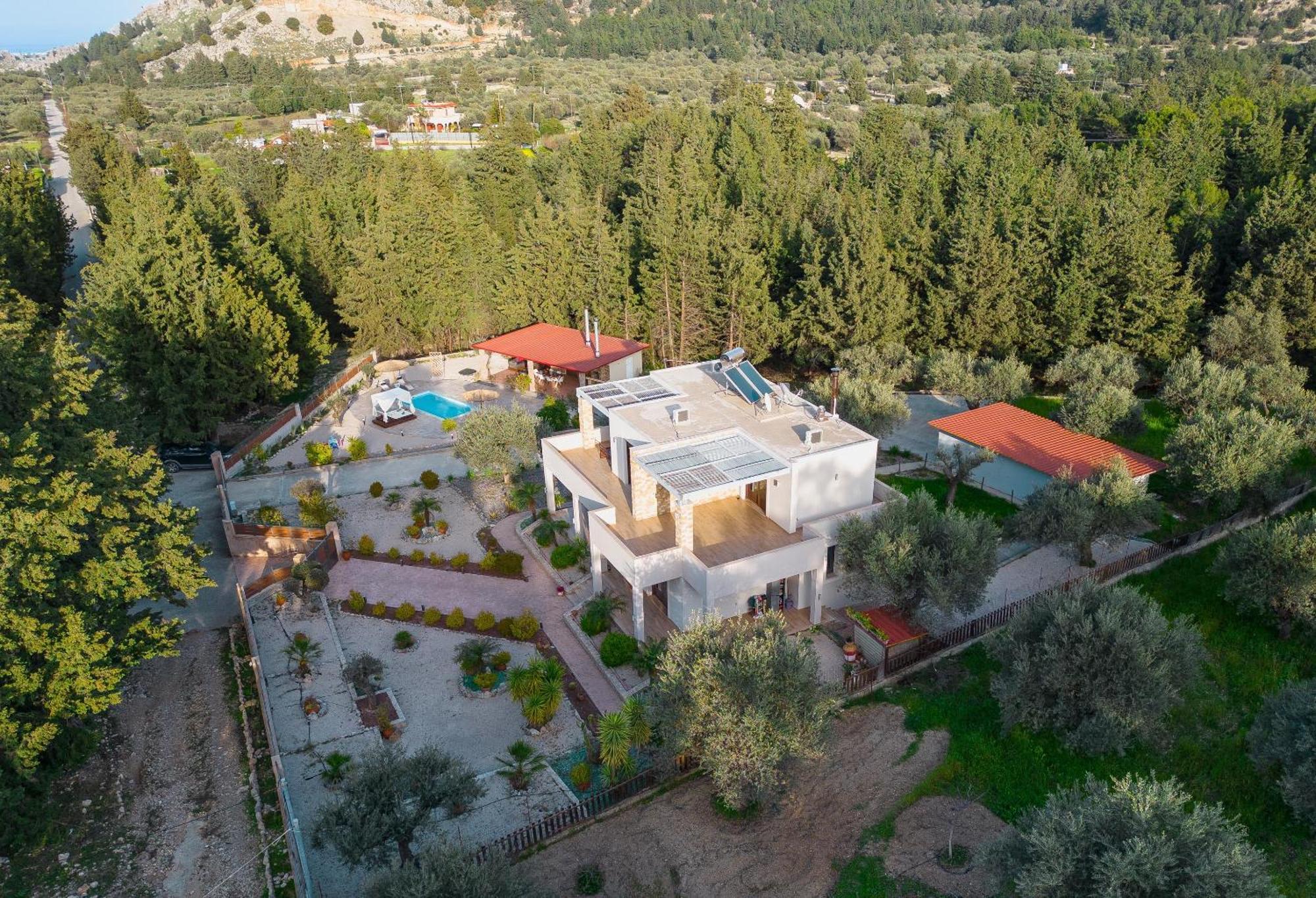 Physis Luxury Villa *